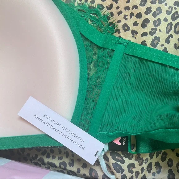 NEW VICTORIAS SECRET SEXY PUSH-UP BRA - Picture 12 of 13